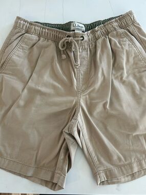 L.L.Bean Classic Fit Drawstring Shorts in Khaki